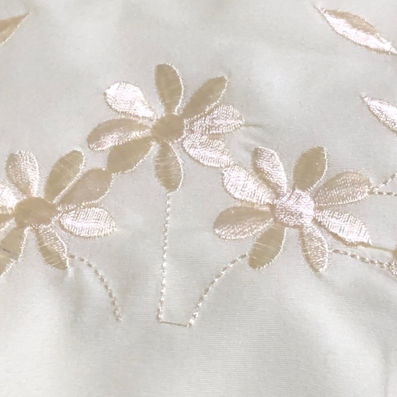 Legendery Pillow Cases Queen Size 20” x 30” Yellow Floral Embroidery - Picture 9 of 12